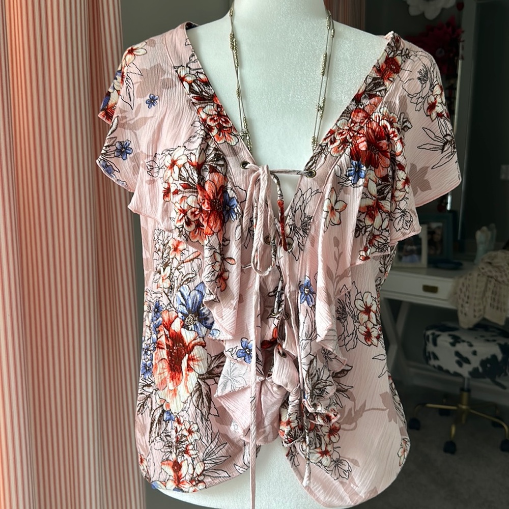 Beautiful top by BKE